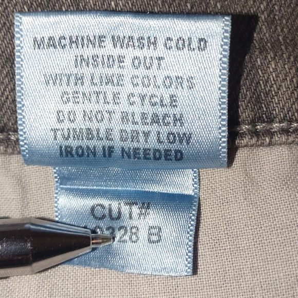 NYDJ ⭐️ Charcoal Gray Embellished Jeans - Picture 10 of 10